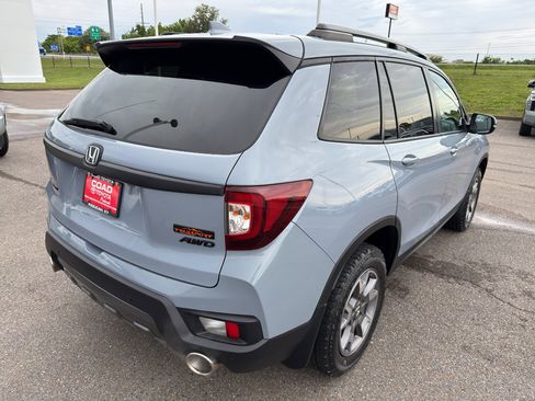 Used 2022 Honda Passport TrailSport image 5