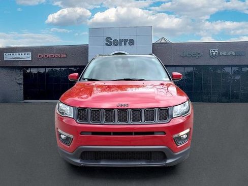 Used 2018 Jeep Compass Latitude AWD/4WD image 2
