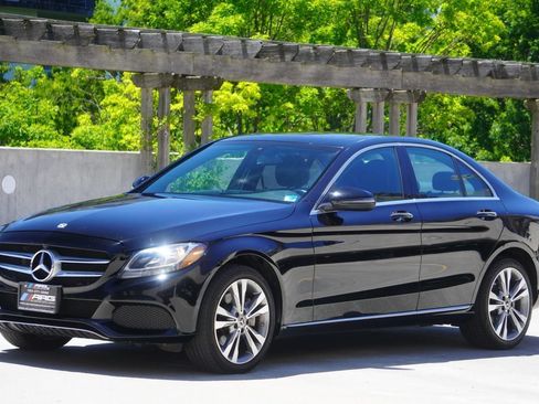 Used 2018 Mercedes-Benz C 300 4MATIC Sedan image 7