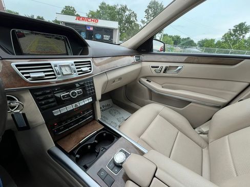 Used 2014 Mercedes-Benz E 350 4MATIC Sedan image 15