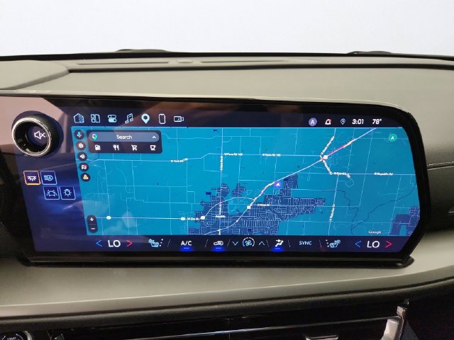 Used 2025 Chevrolet Traverse LT AWD/4WD image 17