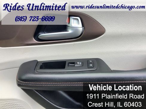 Used 2017 Chrysler Pacifica Touring Plus w/ Tire & Wheel Group image 38