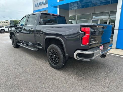 Used 2024 Chevrolet Silverado 2500 LTZ w/ LTZ Convenience Package AWD/4WD image 2