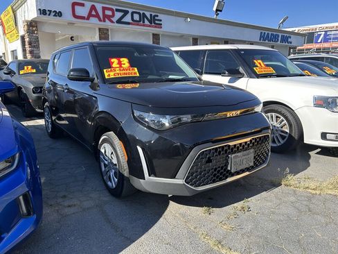 Used 2023 Kia Soul LX image 6