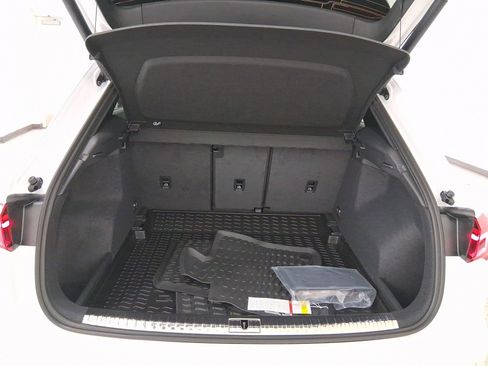 Used 2025 Audi Q3 2.0T Premium w/ Convenience Package image 28