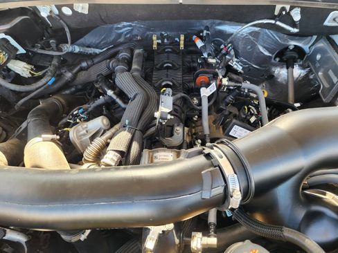 Used 2024 Ford Expedition Max XLT image 31