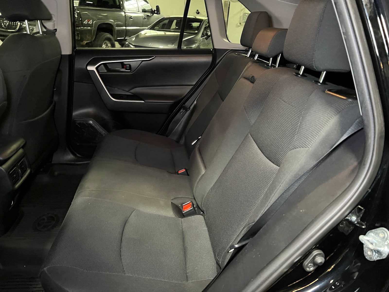 Used 2021 Toyota RAV4 LE AWD/4WD image 19
