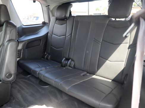 Used 2016 Cadillac Escalade Luxury AWD/4WD image 18