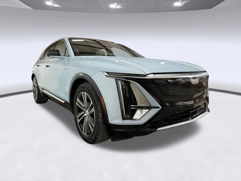 Certified 2024 Cadillac Lyriq Luxury RWD image 28