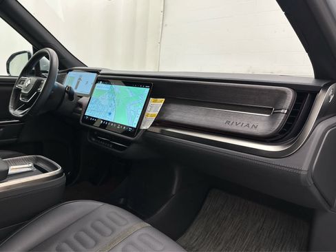 Used 2025 Rivian R1T Adventure Dual AWD/4WD image 17