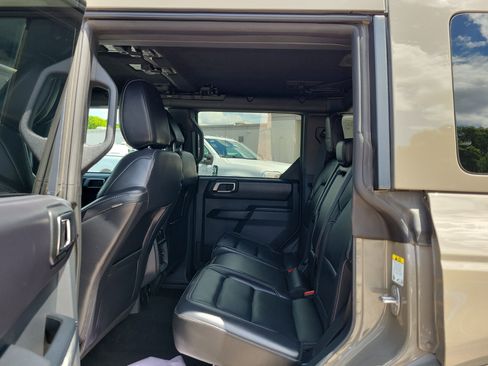 Certified 2025 Ford Bronco Outer Banks AWD/4WD image 12