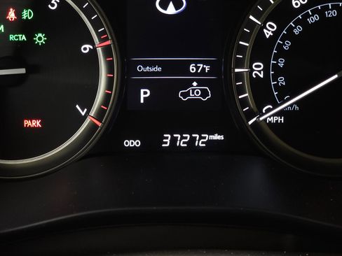 Used 2021 Lexus LX 570 4WD w/ Luxury Package image 23