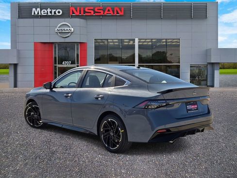 New 2026 Nissan Sentra SR w/ SR Premium Package FWD image 4