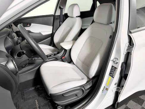 Used 2022 Hyundai Kona SEL image 29