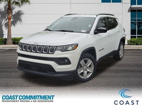 Used 2022 Jeep Compass Latitude image 1