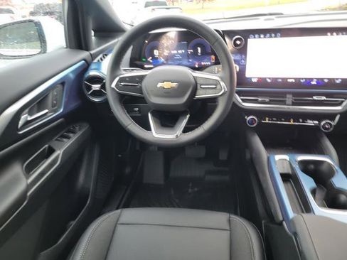 New 2026 Chevrolet Equinox EV LT image 15