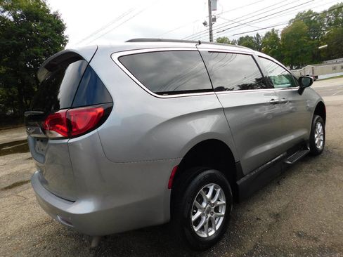 Used 2021 Chrysler Voyager Lxi w/ Cold Weather Group image 16