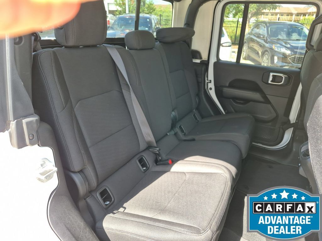 Used 2023 Jeep Gladiator Overland AWD/4WD image 31