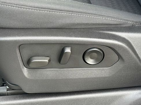 Used 2024 Chevrolet Silverado 1500 LT image 14