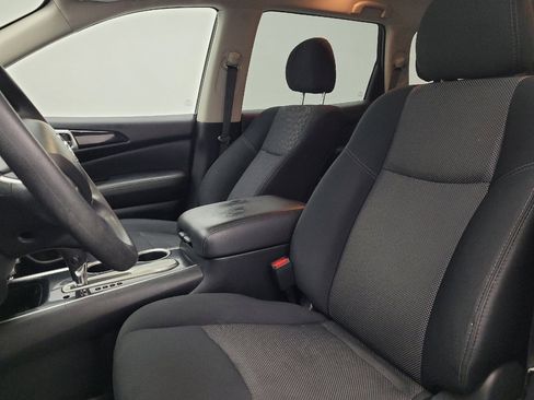 Used 2019 Nissan Pathfinder S image 17