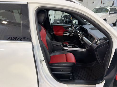 Used 2022 Mercedes-Benz GLB 250 image 28