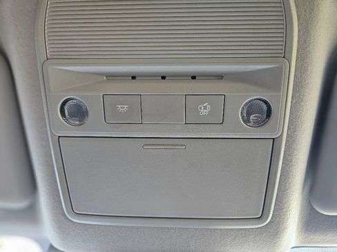 Used 2025 Nissan Kicks SR image 27