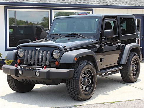 Used 2012 Jeep Wrangler Rubicon w/ PWR Convenience Group AWD/4WD image 1