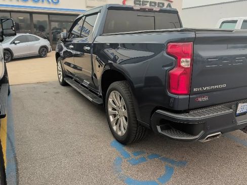 Used 2019 Chevrolet Silverado 1500 High Country w/ Technology Package AWD/4WD image 6