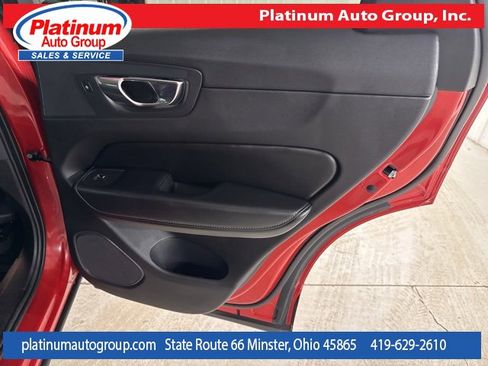 Used 2021 Volvo XC60 T5 Inscription image 37