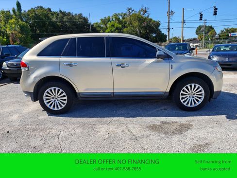Used 2011 Lincoln MKX 2WD w/ Wood Pkg image 7