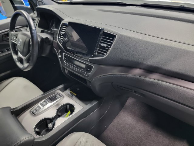 Certified 2025 Honda Passport EX-L image 16