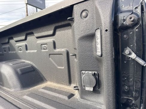 Used 2022 GMC Sierra 2500 Denali AWD/4WD image 16