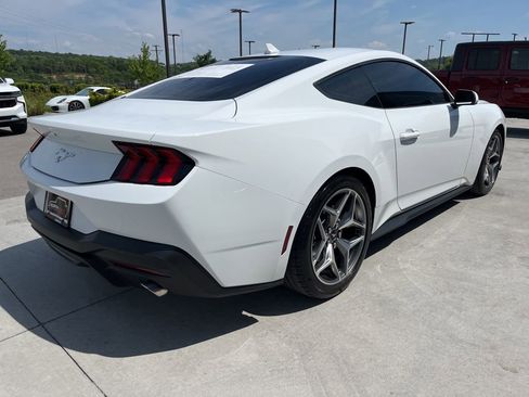 Used 2025 Ford Mustang Coupe RWD image 14