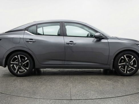 Used 2025 Nissan Sentra SV image 11