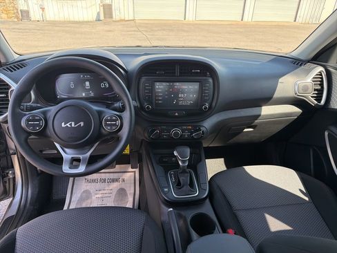 Used 2024 Kia Soul LX w/ Option Group 015 FWD image 16