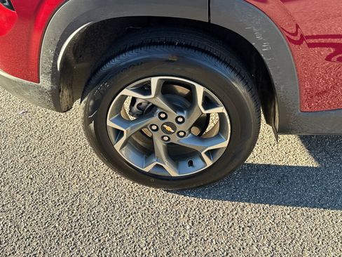 Used 2025 Chevrolet Trax LT w/ LT Convenience Package image 17