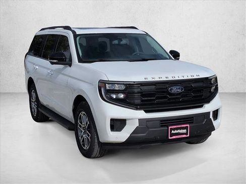 New 2025 Ford Expedition Active image 6