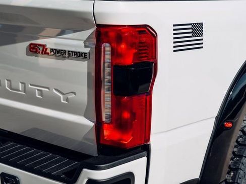 New 2026 Ford F250 Lariat w/ Black Appearance Package image 17