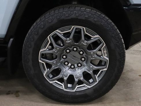 Used 2025 GMC Hummer EV 3X w/ LPO, Cargo Utility Package image 47