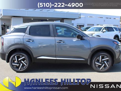 New 2026 Nissan Kicks SV w/ Charging Package image 6