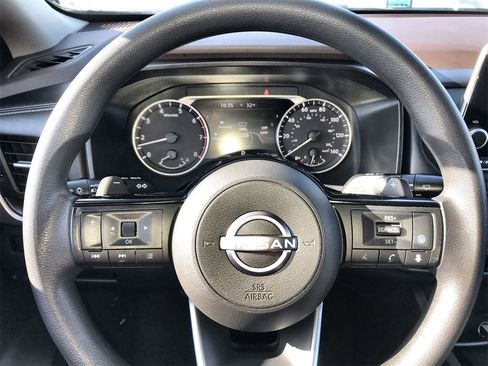 Used 2023 Nissan Rogue SV image 14