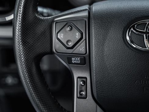 Used 2019 Toyota Tacoma TRD Sport image 36