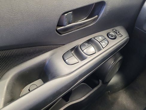 Used 2022 Nissan Kicks S FWD image 27
