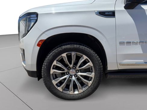Used 2022 GMC Yukon Denali w/ Denali Ultimate Package AWD/4WD image 9