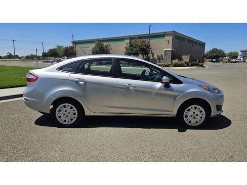 Used 2015 Ford Fiesta S image 8