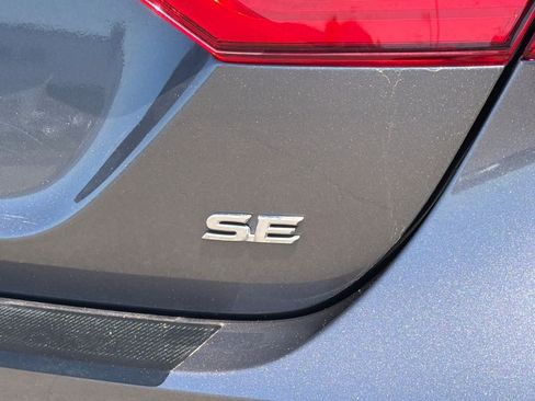 Used 2019 Toyota Camry SE FWD image 29