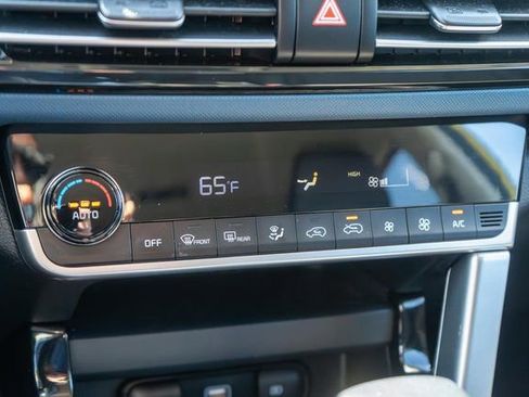 Used 2023 Kia Seltos S w/ Navigation Package AWD/4WD image 28