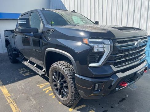 Used 2025 Chevrolet Silverado 3500 LTZ w/ LTZ Plus Package image 2
