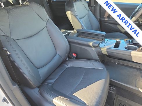 Used 2025 Toyota Sienna Platinum image 52