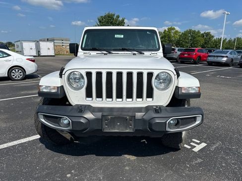 Used 2018 Jeep Wrangler Unlimited Sahara AWD/4WD image 3